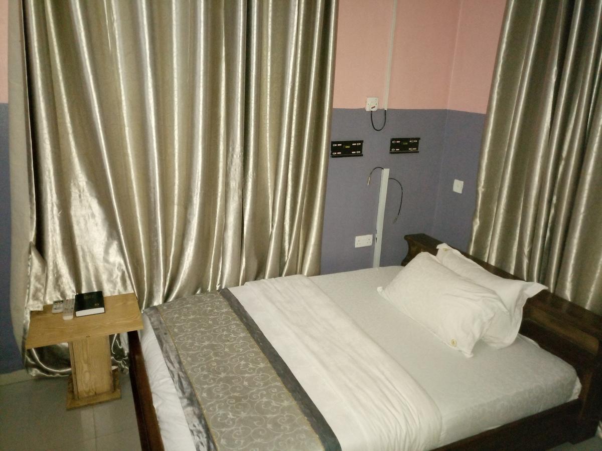 Glorious Hotel & Suites Ikotun Eksteriør billede