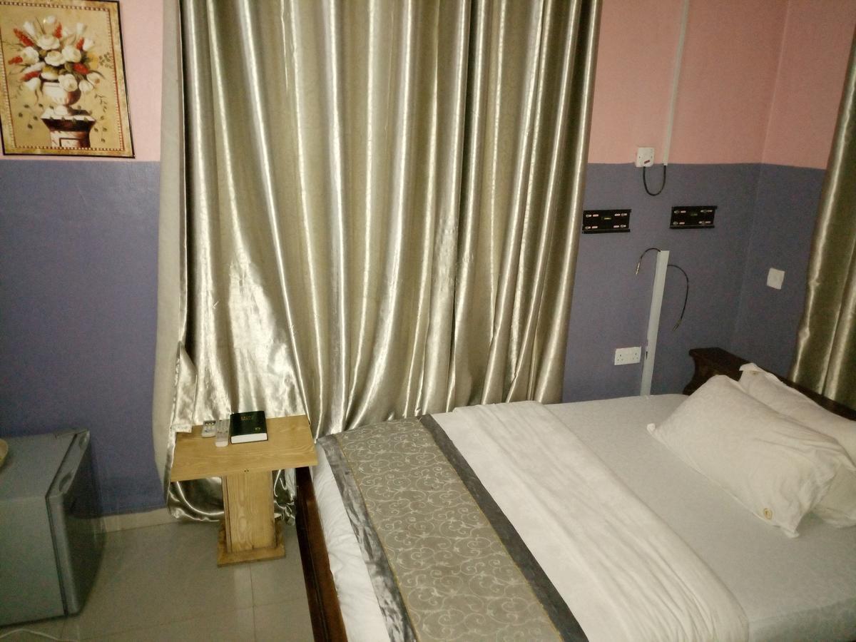 Glorious Hotel & Suites Ikotun Eksteriør billede
