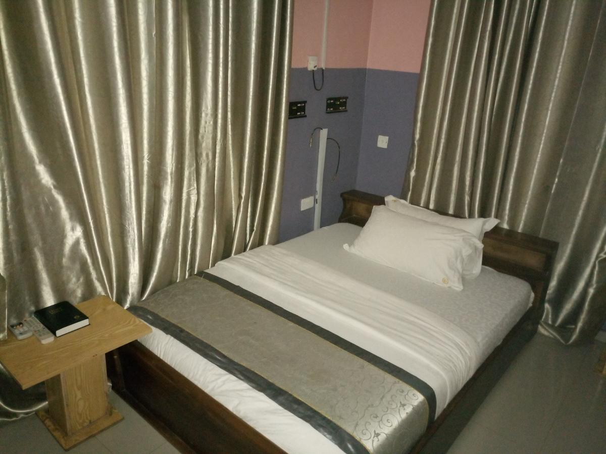 Glorious Hotel & Suites Ikotun Eksteriør billede